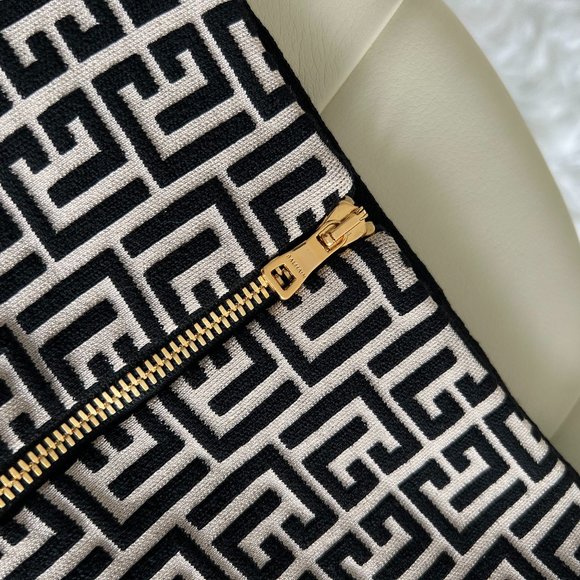 Mid-length knit skirt with Balmain monogram - Picture 5 of 7